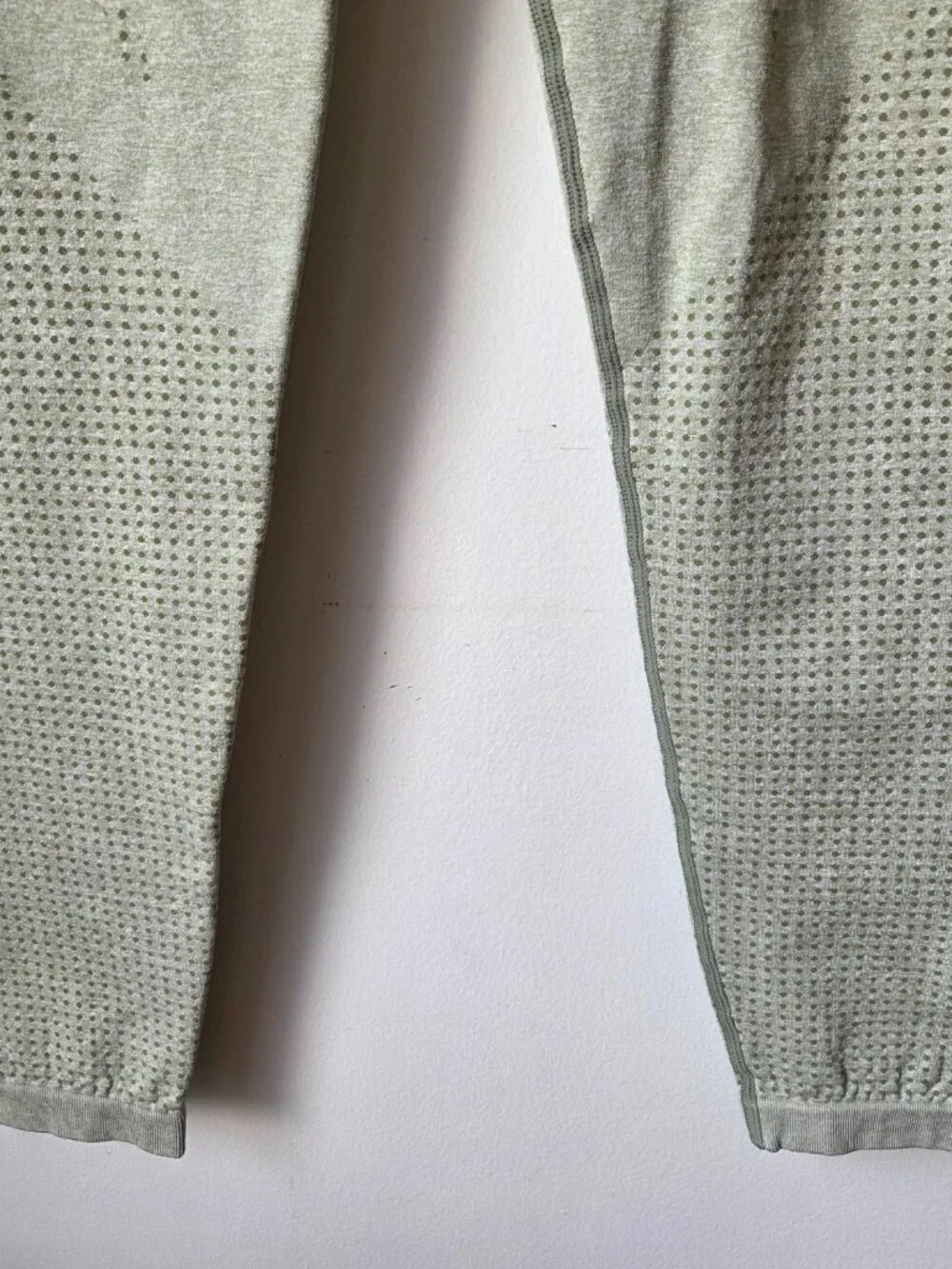 EUC LIKE NEW BUTT LIFTING LEGGINGS WORKOUT SIZE L